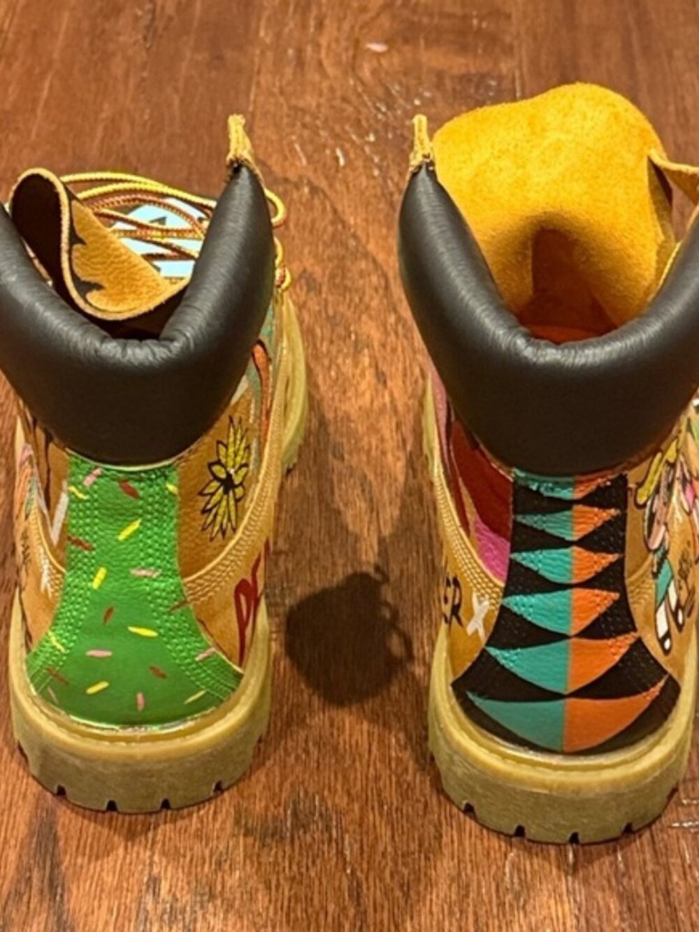 TIMBERLAND Colorful Custom Boots with Art Design - Picture 9 of 10